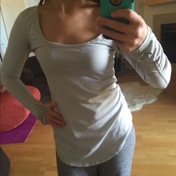 COPY - LuluLemon Long Sleeve with Thumb Holes - Picture 1 of 3